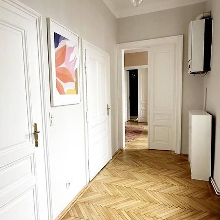 Ruhige & Grosse Altbauwohnung 7Min Zum Zentrum Viena Exterior foto